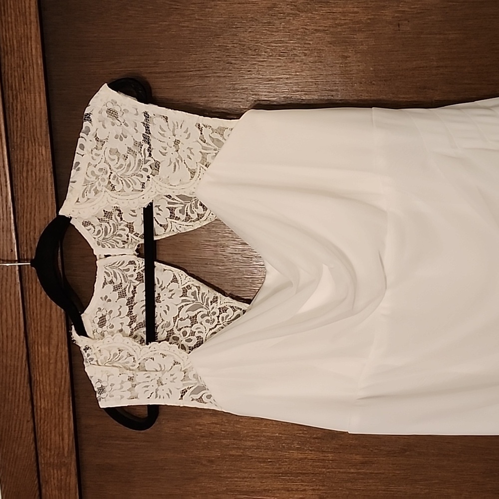 Chiffon and lace sleeveless gown, 18W, white, NWOT